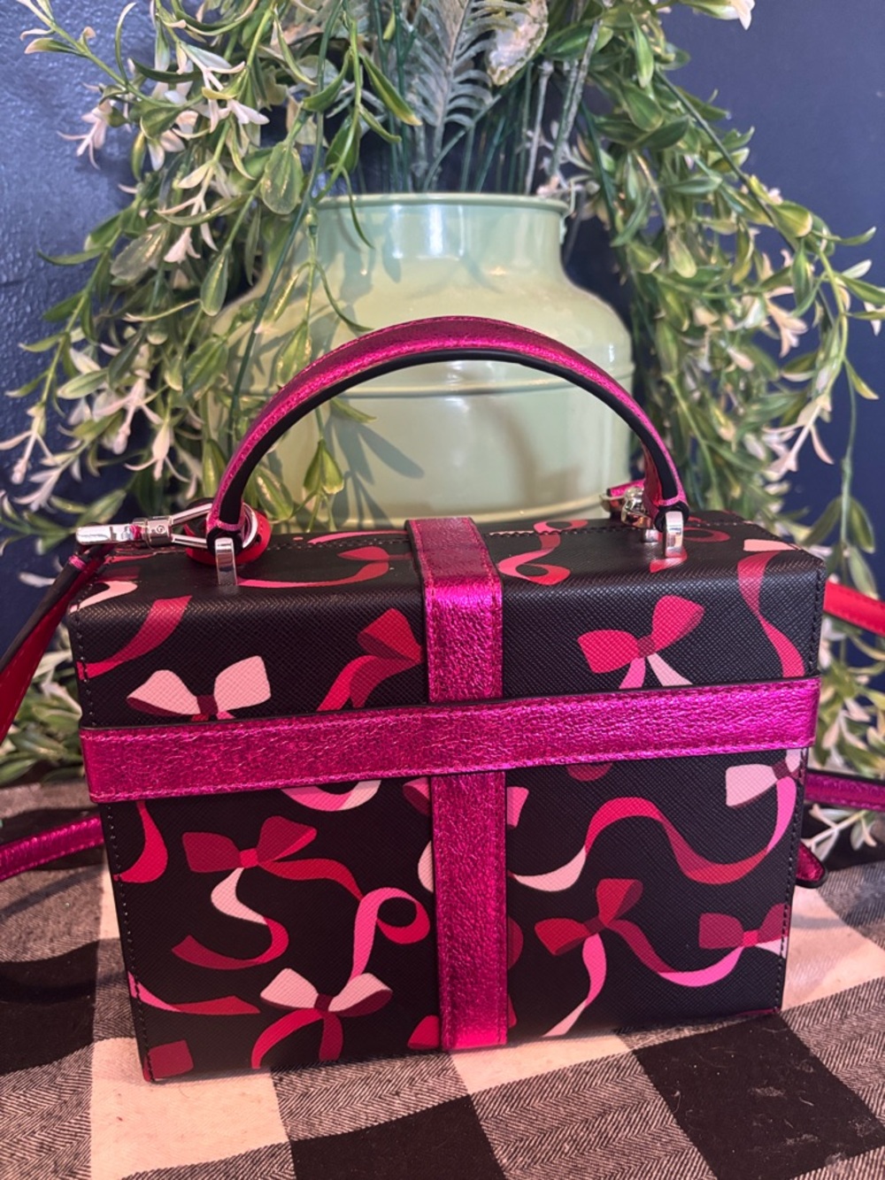 Kate Spade Wrapping Party Gift Box Crossbody bag - Picture 4 of 9